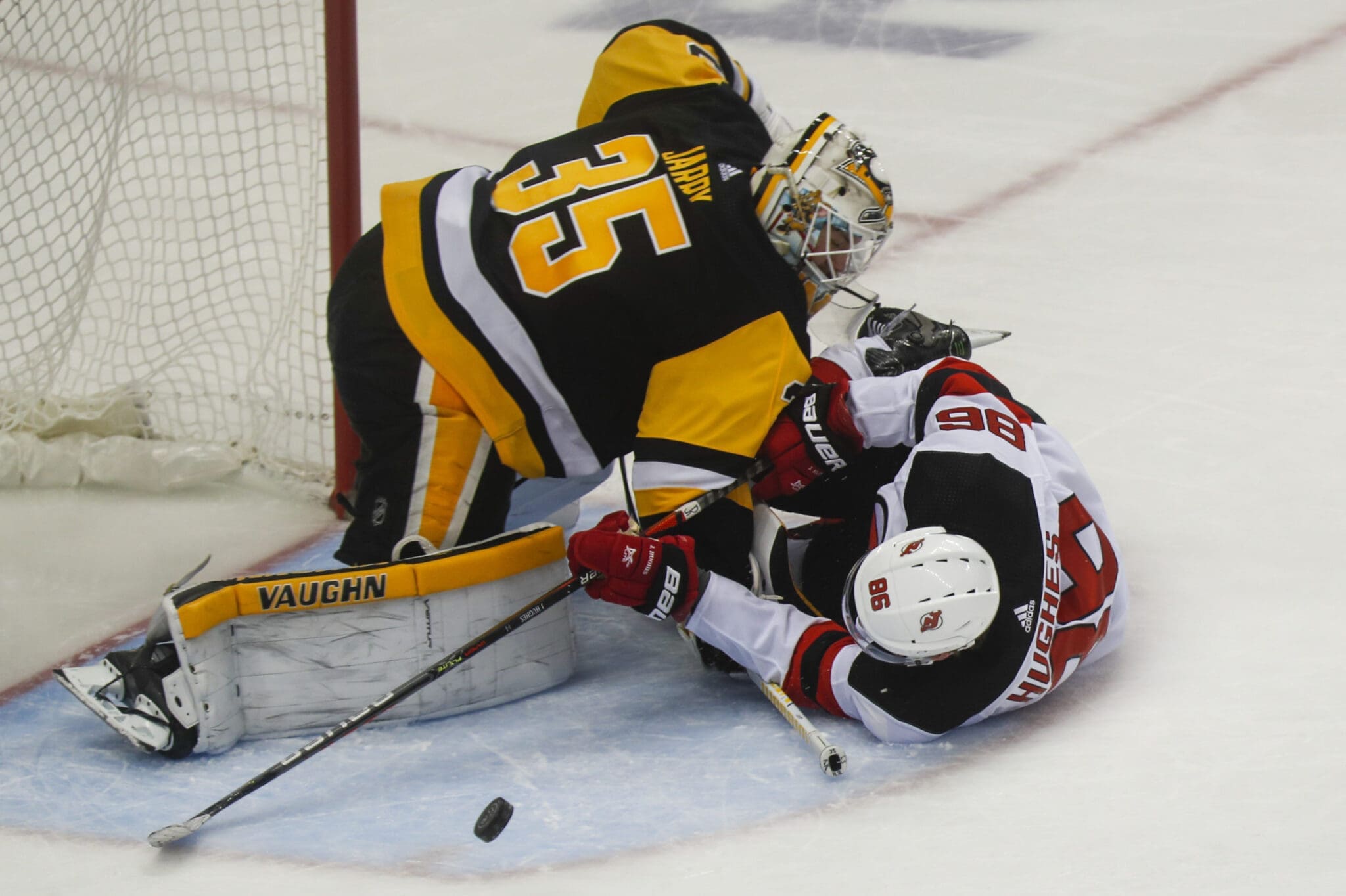 Tristan Jarry's 44-save return to crease was 'just unbelievable' in Penguins'  victory